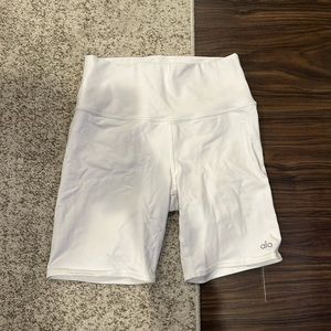 Alo 7” high-waist biker shorts